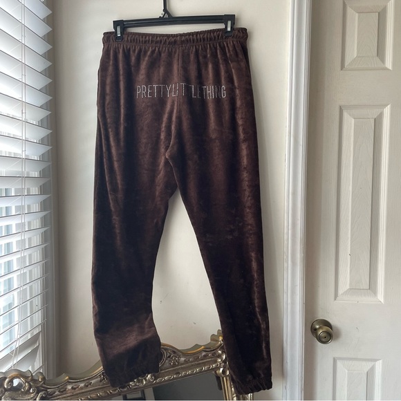 PRETTYLITTLETHING Brown Velvet Y2K Joggers - Picture 4 of 8